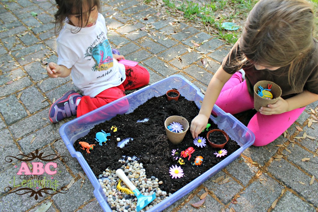 Garden Play Bin