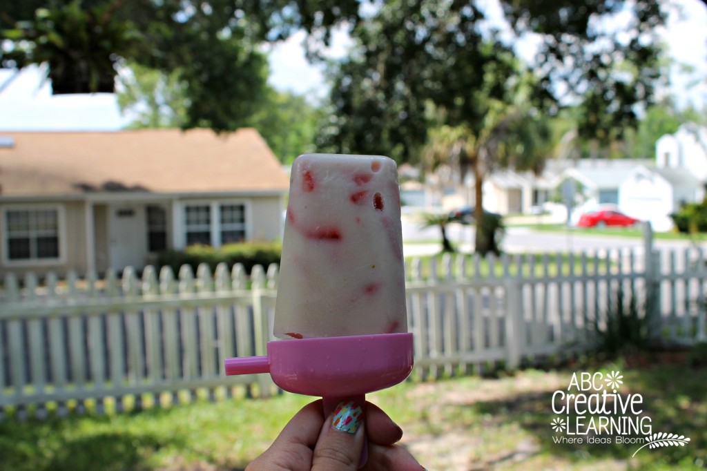 Frozen Yogurt Popsicles