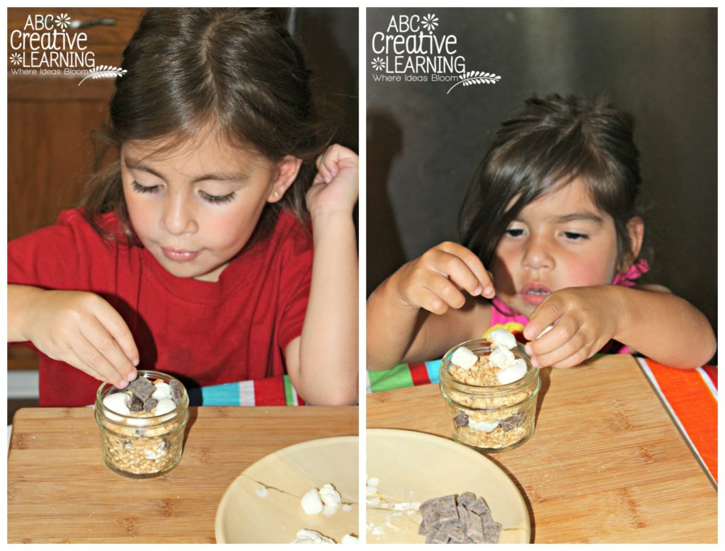 creating mini smores in a jar for camping
