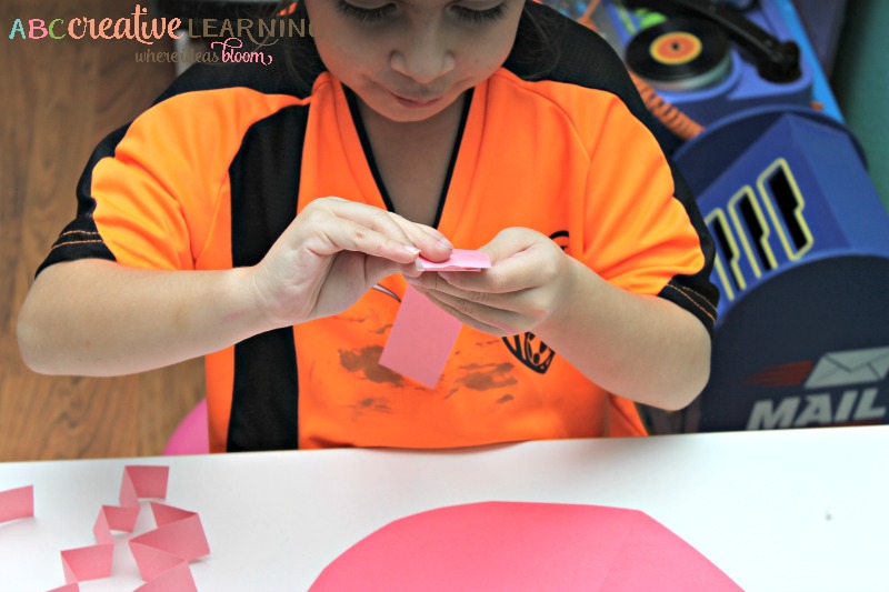 Easy Valentine's Day Heart Craft Fine Motor Skills - simplytodaylife.com