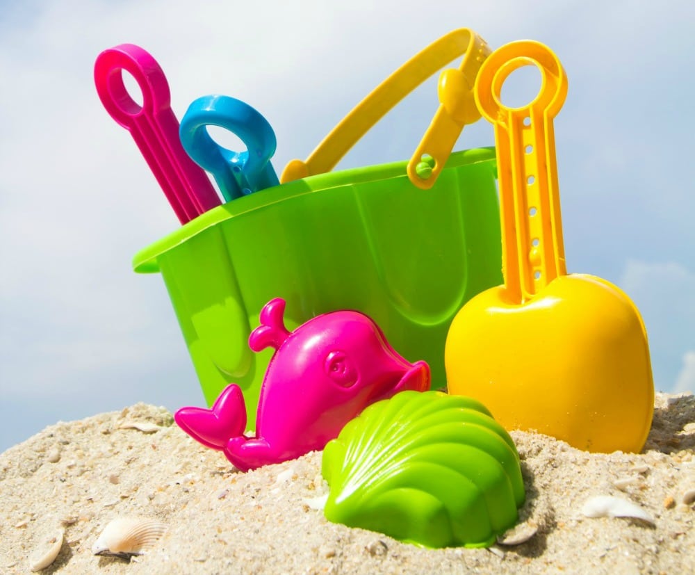 Beach Days For Kids and Toys - simplytodaylife.com