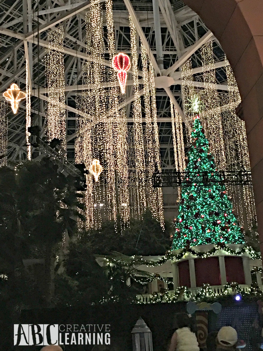 7 Reasons to Visit Gaylord Palms and ICE During Christmas Tree Lighting
