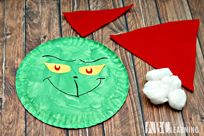 Grinch Paper Plate Craft pieces