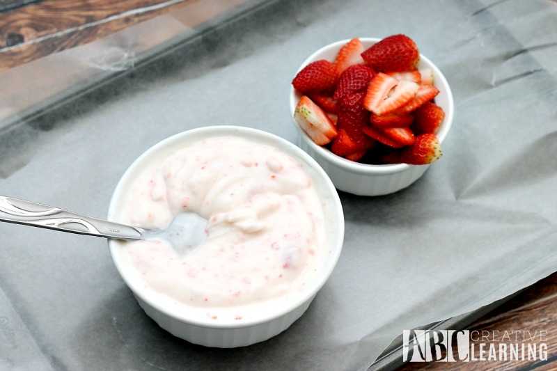 Strawberry Yogurt Bark 