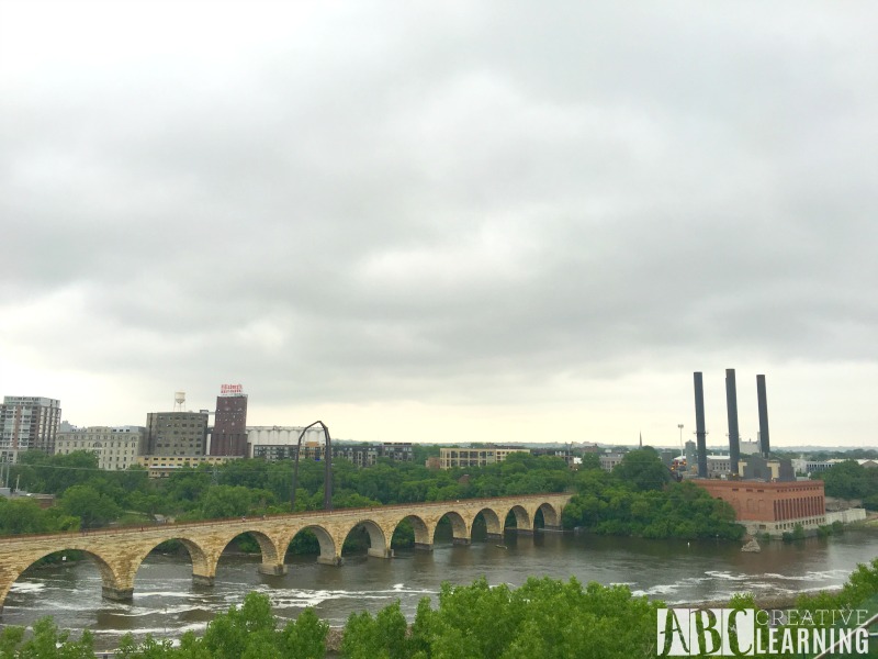 Minneapolis Saint Paul Bus Tour Theater View