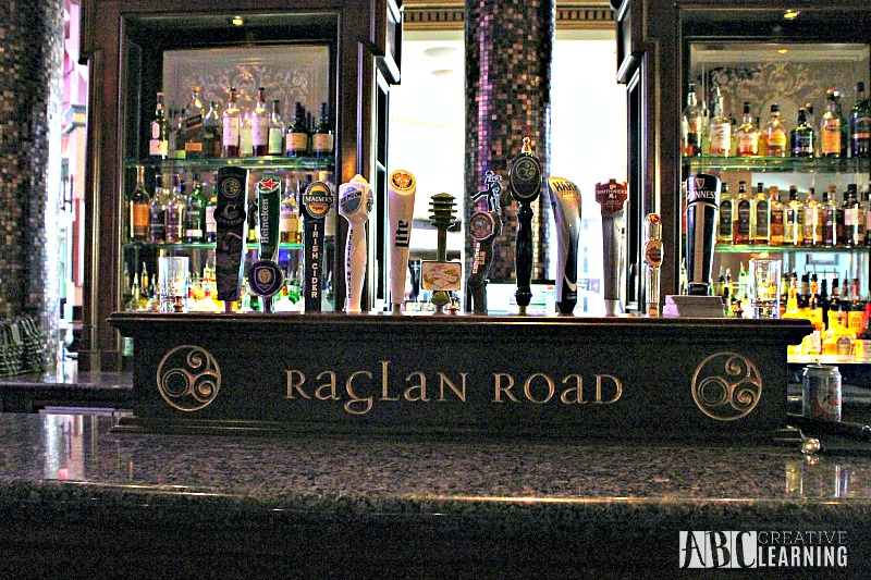 5 Reasons To Eat At Raglan Road At Disney Springs With The Family Pub