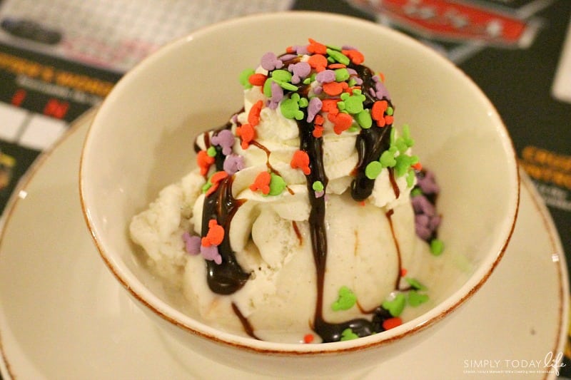 8 Reasons To Stay At Disney's Vero Beach Resort + Room Tour - Mickey Ice Cream