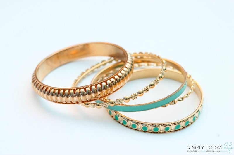 Mastering The Busy Mom Look With These 5 Must Have Items - Gold and Green Bracelet
