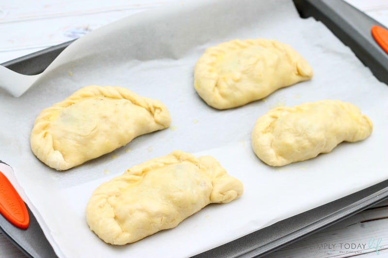 Semi-Homemade Bacon Mac and Cheese Empanadas