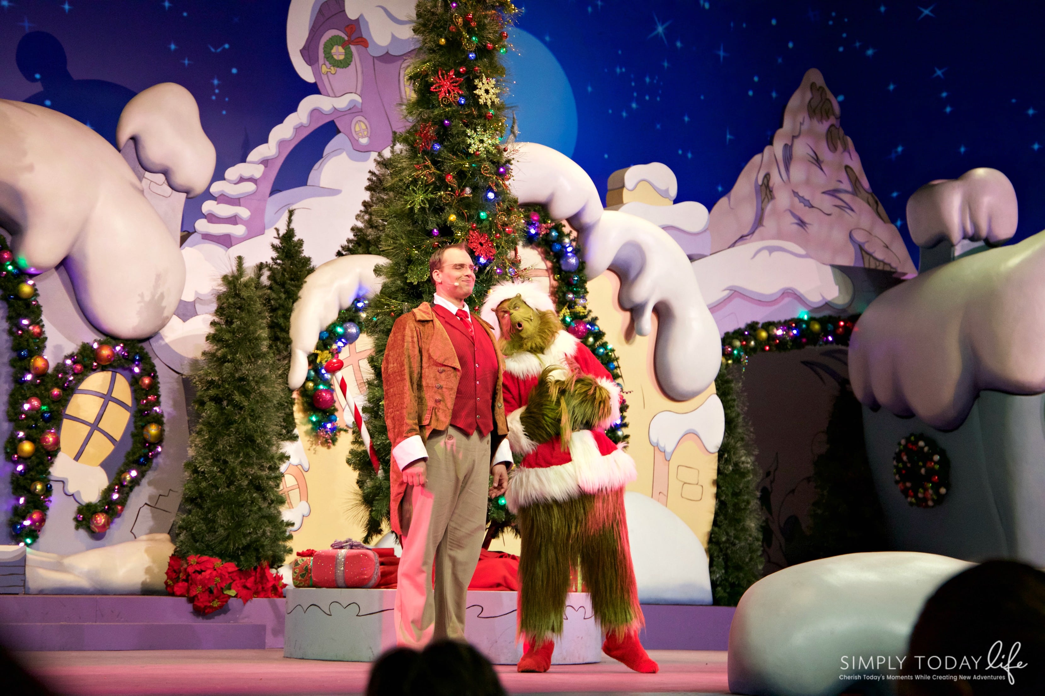 Family Guide To Celebrating the Holidays at Universal Orlando Resort - The Grinch Show