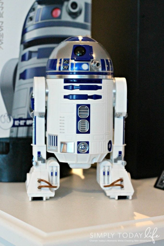 My Experience During The Star Wars: The Last Jedi Press Event - R2D2 Sphero