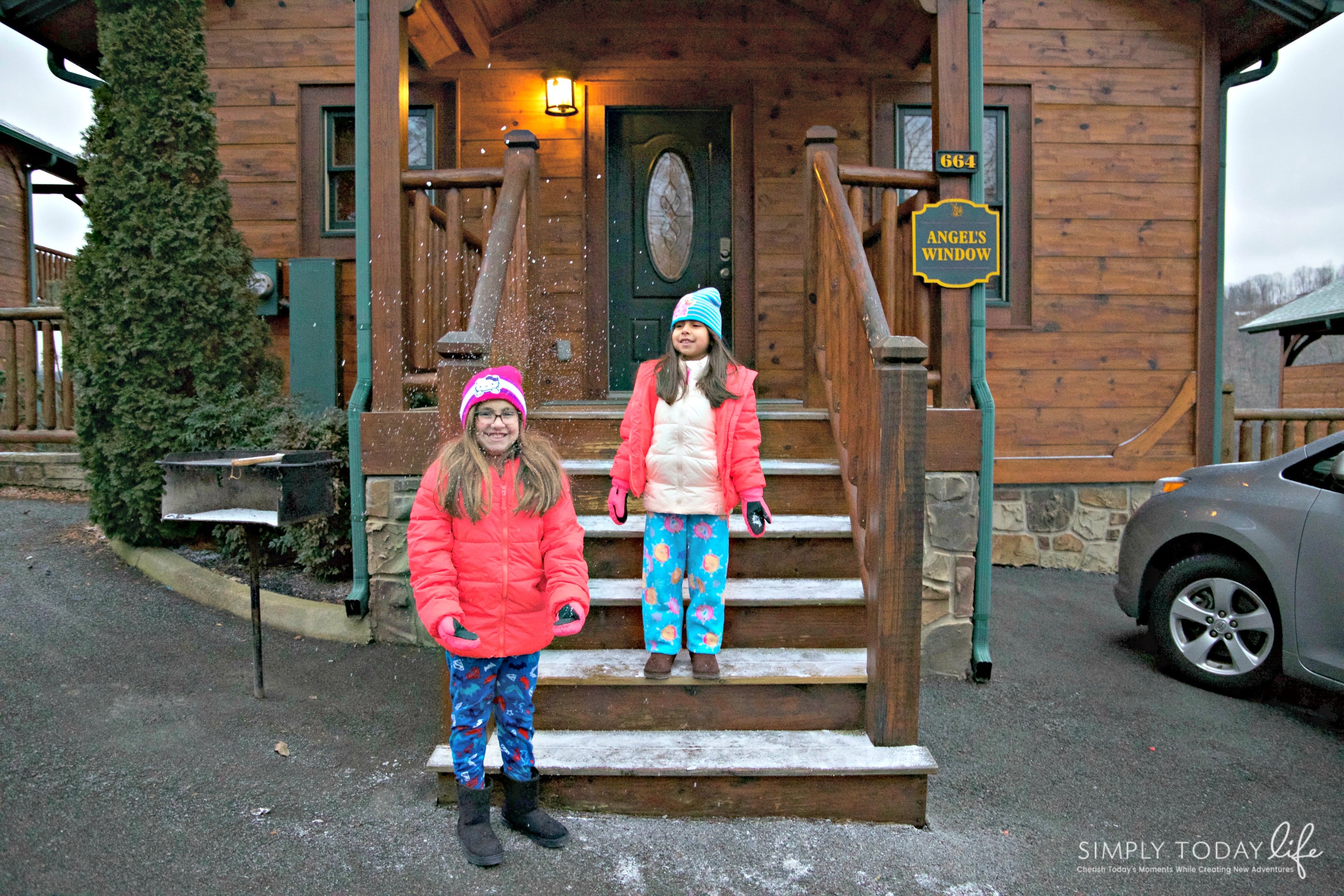 Family Snow Memories in Gatlinburg Cabins - simplytodaylife.com