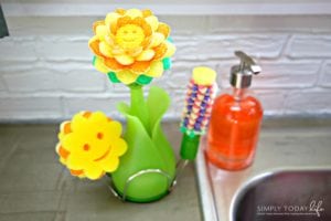 Scrub Daddy Scrub Daisy Dishwand System for Spring Cleaning - simplytodaylife.com