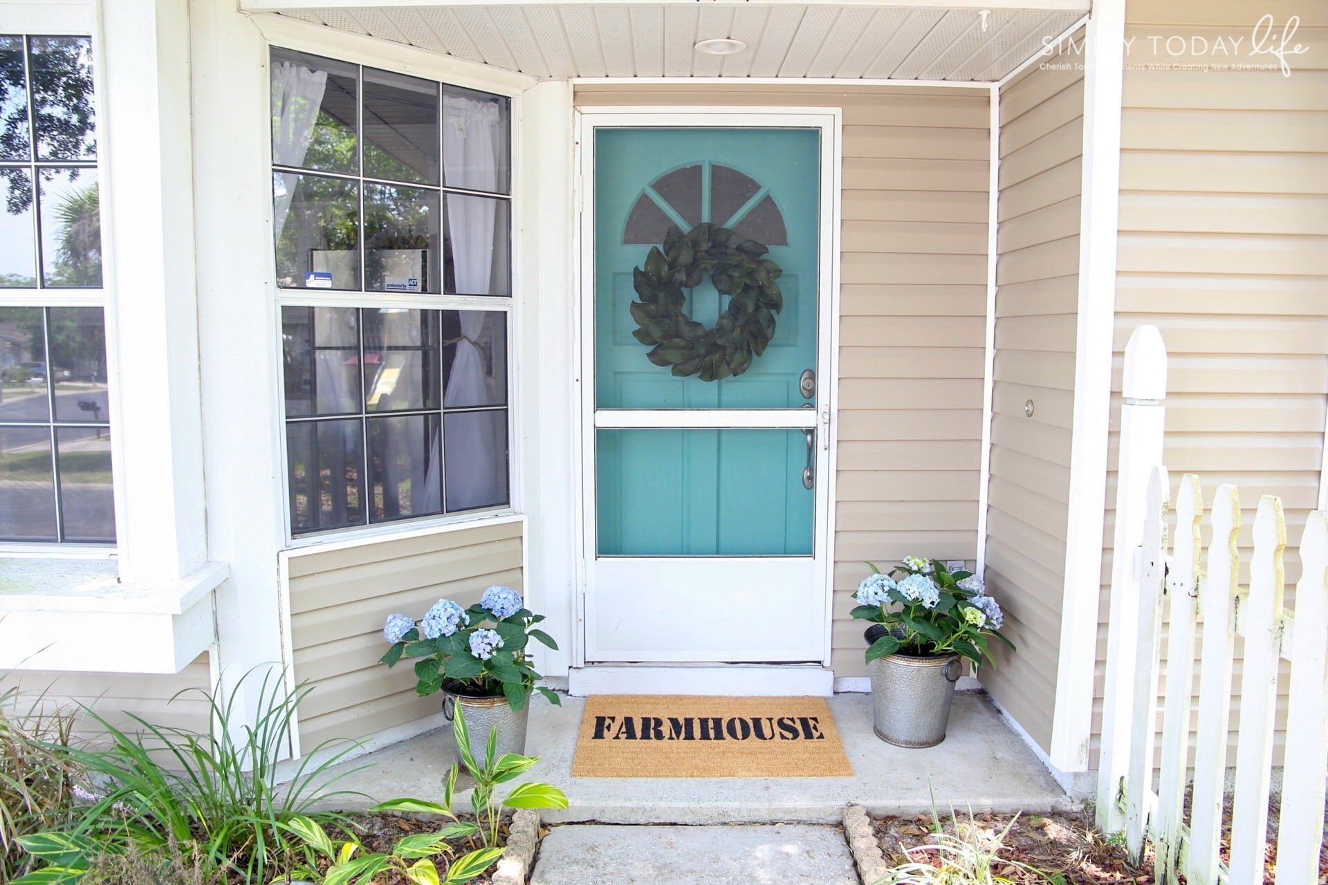 How To Create A DIY Painted Doormat - simplytodaylife.com