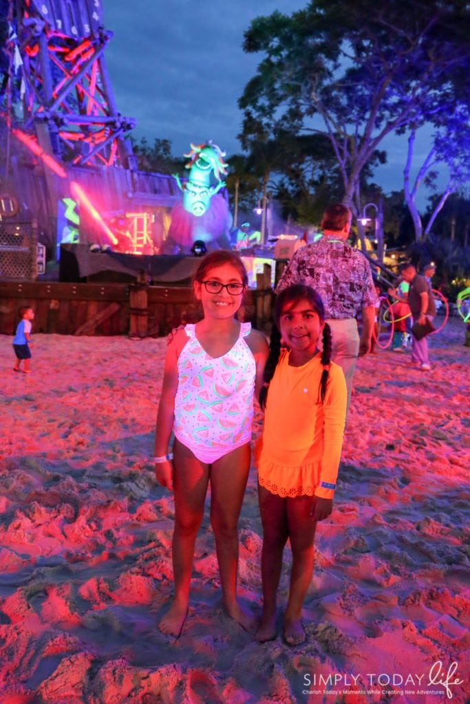 H2O Glow Nights at Typhoon Lagoon - simplytodaylife.com