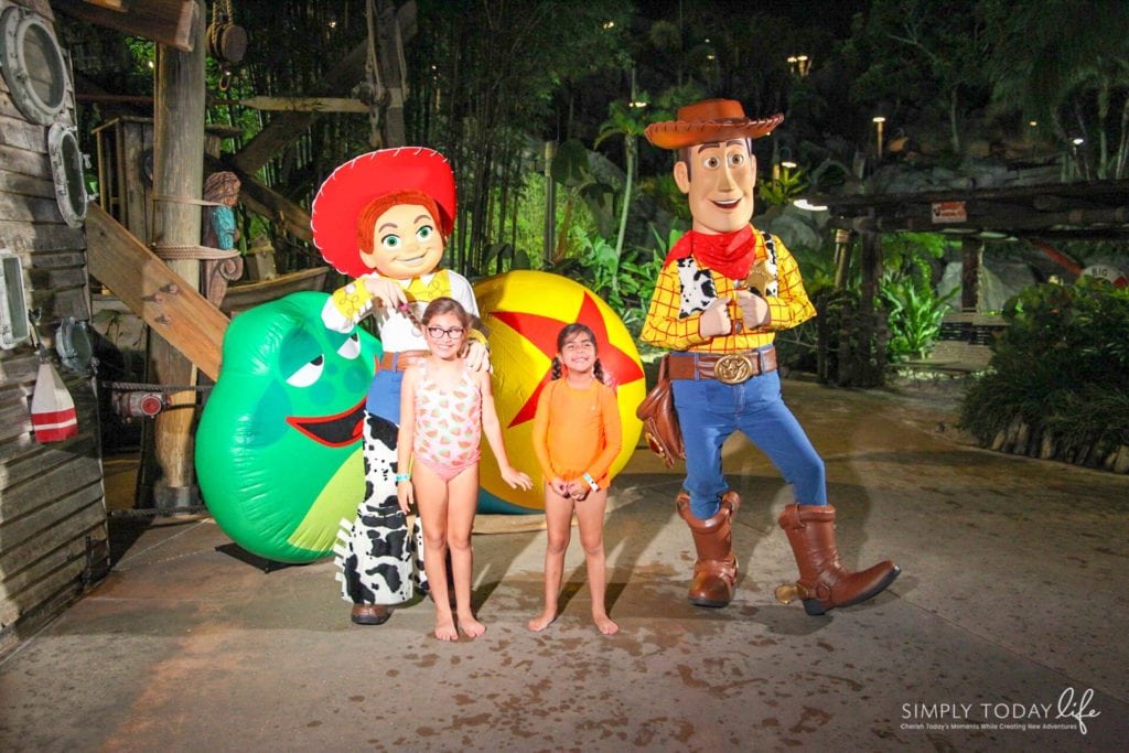 Meeting Woody and Jessie at Typhoon Lagoon H2O Glow - simplytodaylife.com