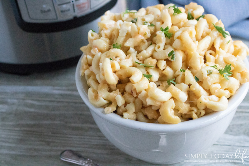 An easy mac and cheese one pot recipe