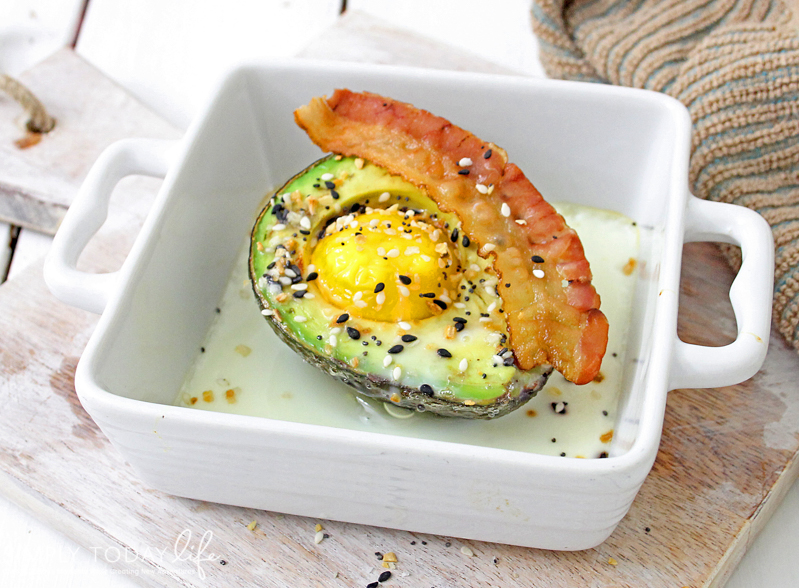 Baked Eggs in Avocado Shell