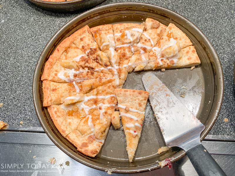 Legoland Caramel Banana Dessert Pizza