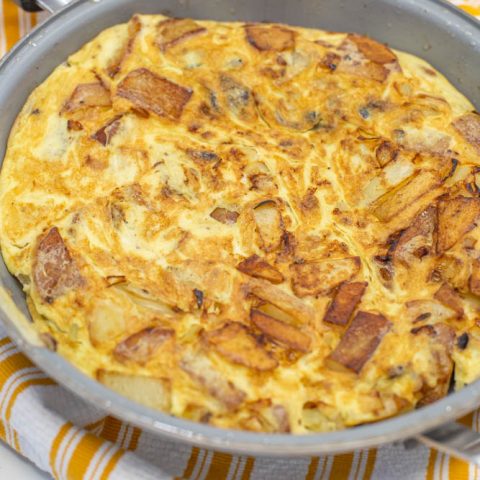 https://simplytodaylife.com/wp-content/uploads/2020/04/Easy-Egg-Breakfast-Recipe-480x480.jpg